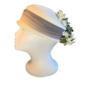 Ladies Ivory Hat with Gray Fabric Band and Small Flowers Sz 22 Vintage